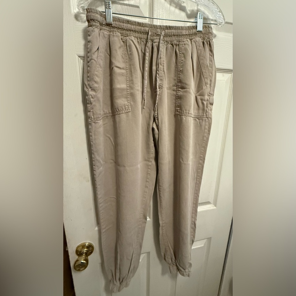 Carly Jean Los Angeles joggers. 100% lyocell. Size L.